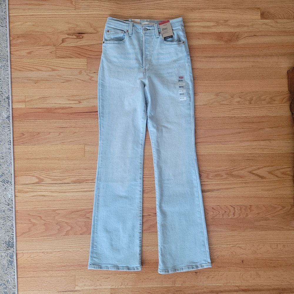 Levi's Ribcage Bootcut - Picture 2 of 8